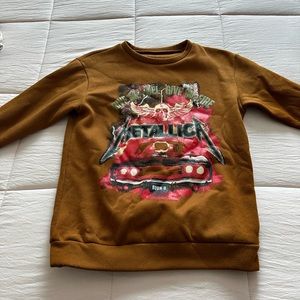 Distressed thin graphic sweatshirt